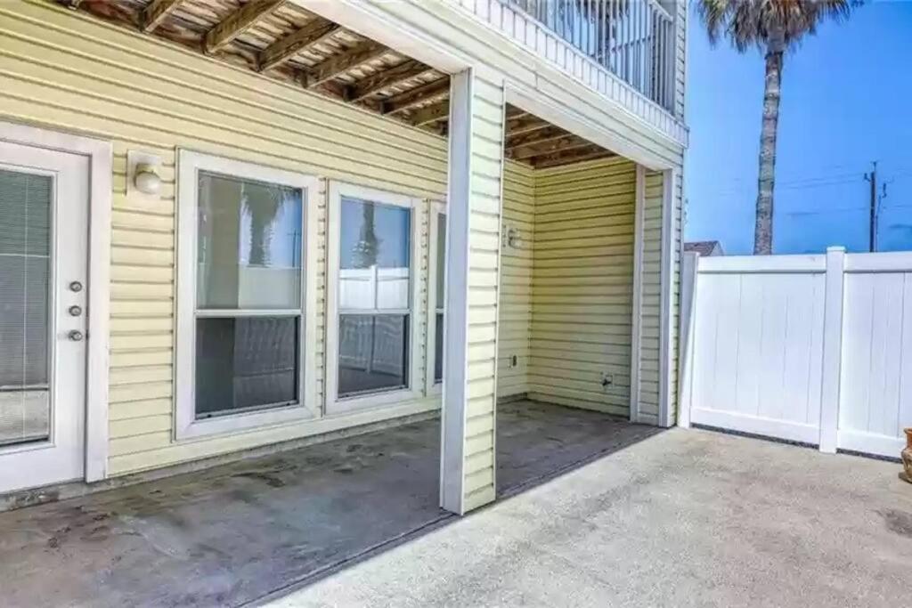 Spacious Home, Short Walk To Beach, Heated Pool! Corpus Christi Exterior photo