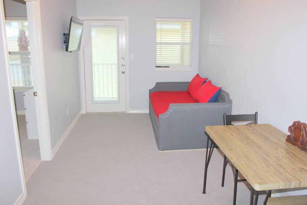 Spacious Home, Short Walk To Beach, Heated Pool! Corpus Christi Exterior photo
