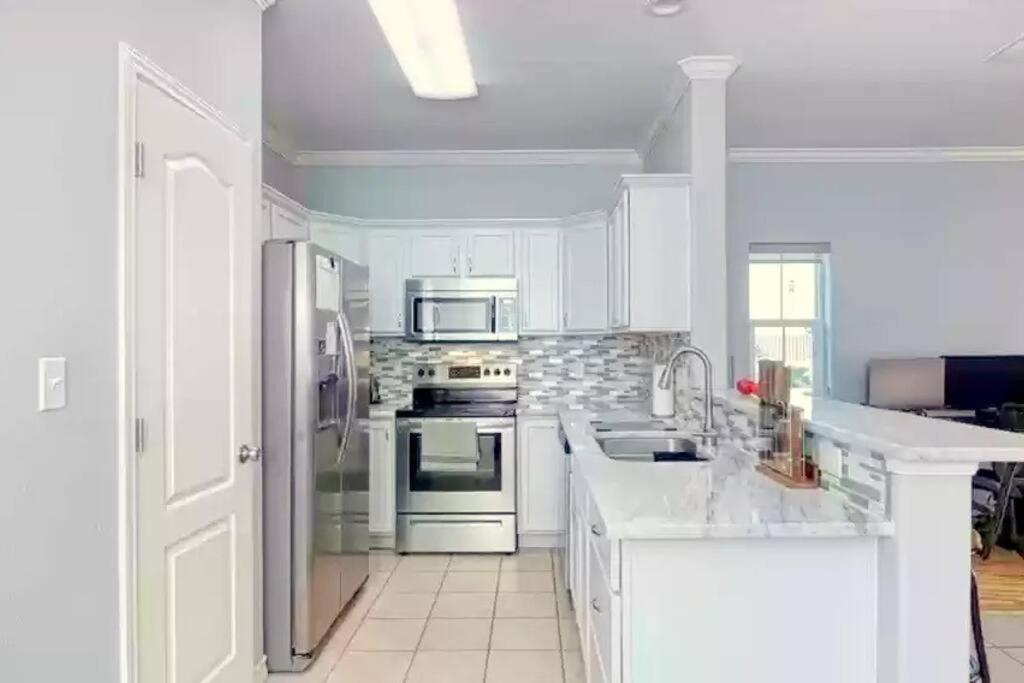 Spacious Home, Short Walk To Beach, Heated Pool! Corpus Christi Exterior photo